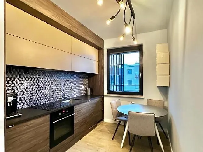 Apartment Bernadowska 11 *